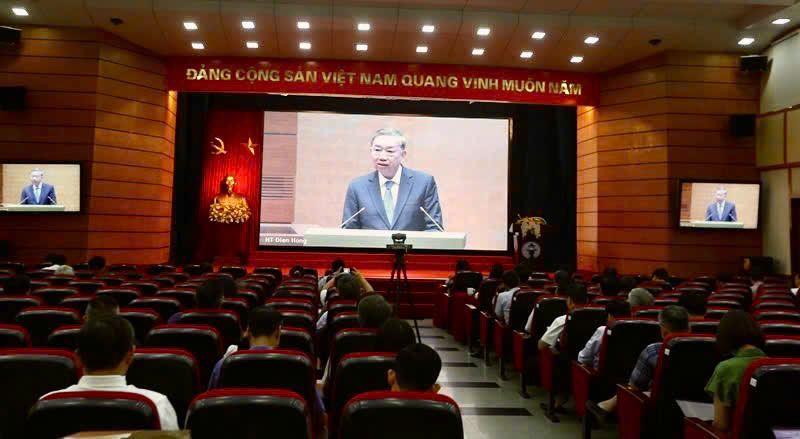 Hành động triển khai nghị quyết